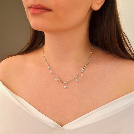 Colier din Argint Reins cu perle naturale de apa dulce si Zircon - Ice Pearl vedere pe model 01R01-0009